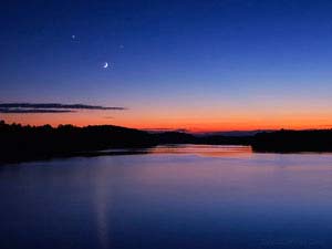 Gated community in Hickory, North Carolina offering lake homes for sale. See photos and get info on homes for sale.
