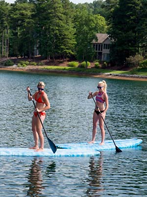 Keowee Key is a gated golf community nestled in the foothills of the Blue Ridge Mountains in Salem, South Carolina. See photos and get info on homes for sale.