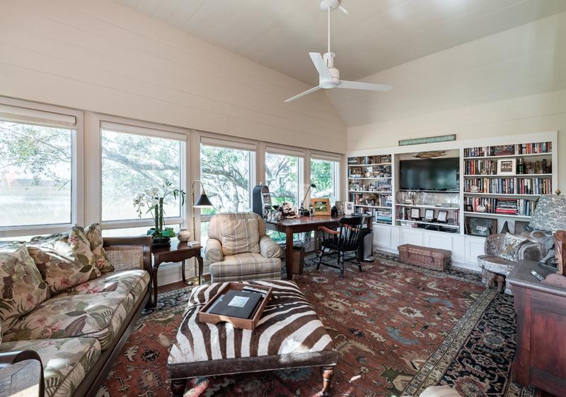 1017 Embassy Row Way Sunroom