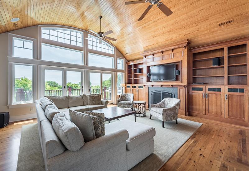 3609 Beachcomber Run Great Room