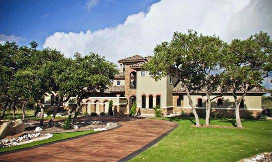 Vintage Oaks at the Vineyard - New Braunfels, Texas - Located in the heart of the Texas Hill Country, Vintage Oaks offers a unique mix of pristine Hill Country land for sale and a highly desirable New Braunfels, TX location. Recreational amenities include scenic walking and biking trails, several private parks, sports courts and a multi-pool water park with lazy river. Homesites priced from $ $70,000 to $100,000.
