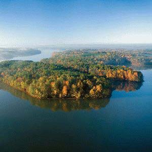 The Settings of West Point Lake - LaGrange, Georgia - The Settings of West Point Lake blends together the dream of lakefront living, the security and friendships of a small college town, and the cultural excitement of Atlanta just one hour away.  Here, it's easy to feel like this pristine 26,000-acre lake and all of its natural treasures are yours alone to discover.  Each property owner is also offered the rare opportunity to own their own boat slip.  Natural homesites priced from $125,000.