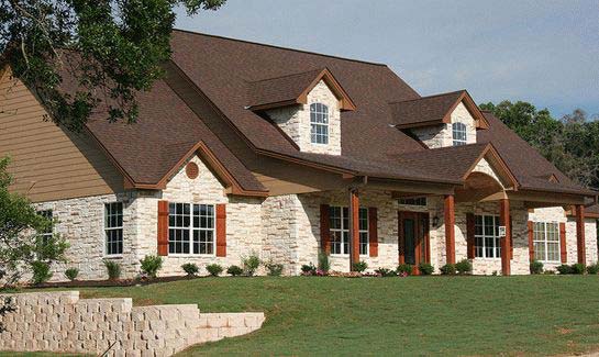 King Oaks - Iola, Texas - Lay claim to a spacious homesite at this blissfully secluded development just east of College Station, Texas, and you�ll have the freedom to choose your own builder and develop the property at your own pace. Lakes, meadows and towering hardwoods make this densely wooded property the ultimate backyard for King Oaks residents, with easy access to a full spectrum of shops and services in the Bryan/College Station metropolitan area. Pre-development pricing for the one- to four-acre lots ranges from $30,000 to $150,000.