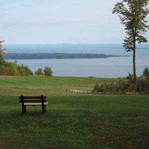 Orchard Hill - Bayfield, Wisconsin - Enjoy panoramic views of Lake Superior and the magnificent Apostle Islands from this idyllic hillside vacation community, set among orchards and berry farms near the picturesque northern Wisconsin village the <I>Chicago Tribune</I> has singled out as �the Best Little Town in the Midwest.� The 55 premium homesites average 1.5 acres, with developer-built paved roads and utilities. Prices range from $39,000 to $119,900.
