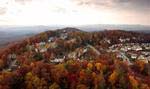 This established community offers single-family homes, townhomes, villas and homesites with panoramic views of the Blue Ridge Mountains.