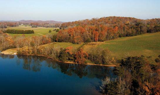 Grande Vista Bay - Rockwood, Tennessee - Beautiful lakefront gated community on 40,000-acre Watts Bar Lake, boasting over seven miles of shoreline, creating extraordinary direct waterfront properties. Amenities and activities include two clubhouses, swimming pools, boating and fishing. Lots priced from $49,900.