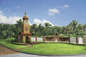 Del Webb La Cresta - Davenport, Florida - New active adult Del Webb community located within the master planned golf community of Ridgewood Lakes; minutes from endless shopping, fabulous dining and Orlando's world famous theme parks. Amenities include  championship 18-hole golf course, clubhouse, tennis, nature trails, canoeing, horseshoes, bocce ball and a fishing pond. Homes priced from the mid $200,000's.