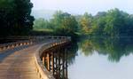 Golf along Watt’s Bar Lake at Tennessee National