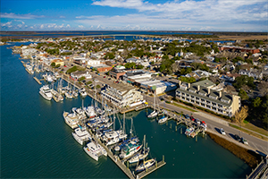 Beaufort Club is an active adult waterfront community in Beaufort, North Carolina. Learn more about amenities and real estate and request more info about this coastal NC community.