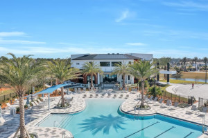 Del Webb eTown is a newly built sustainable smart community in Jacksonville, Florida. See photos and get info on homes for sale.