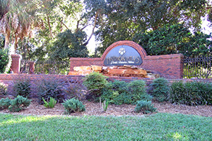 Return to the Harbor Hills Country Club Feature Page