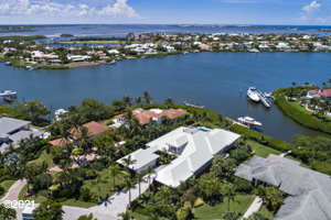 Return to the Sailfish Point Country Club Feature Page