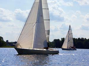 See photos and read all about this boating and lake community one hour from Dallas/Fort Worth. See homes and lots for sale.