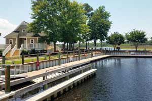 Winding River Plantation is a waterfront gated golf community in Bolivia, North Carolina. See photos and get info on homes for sale.