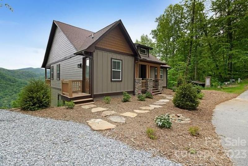Read more about 10 Sparkleberry Court
