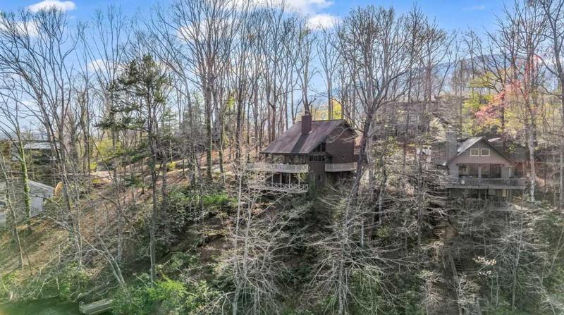 Return to the Rumbling Bald on Lake Lure Property Page