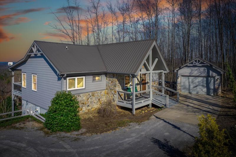 Return to the Grandview Peaks Property Page