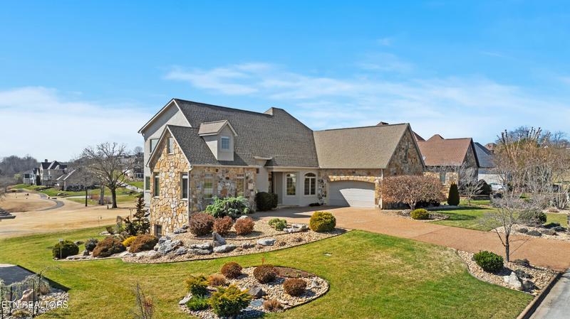 Read more about 170 Blue Jay Ave