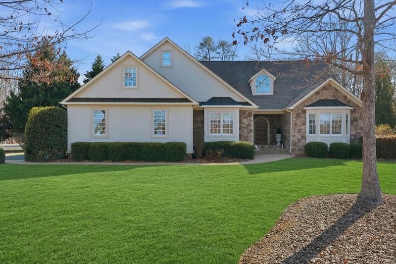 Return to the Fawn Lake Property Page