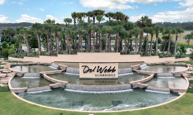 Del Webb Sunbridge FL retirement community near the beach