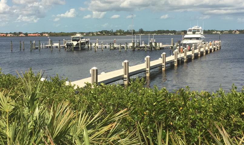 Harbour Ridge marina in Florida 