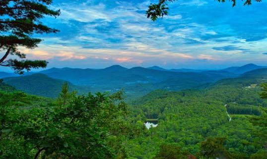 Why You Should Live in These Blue Ridge Mountain Communities